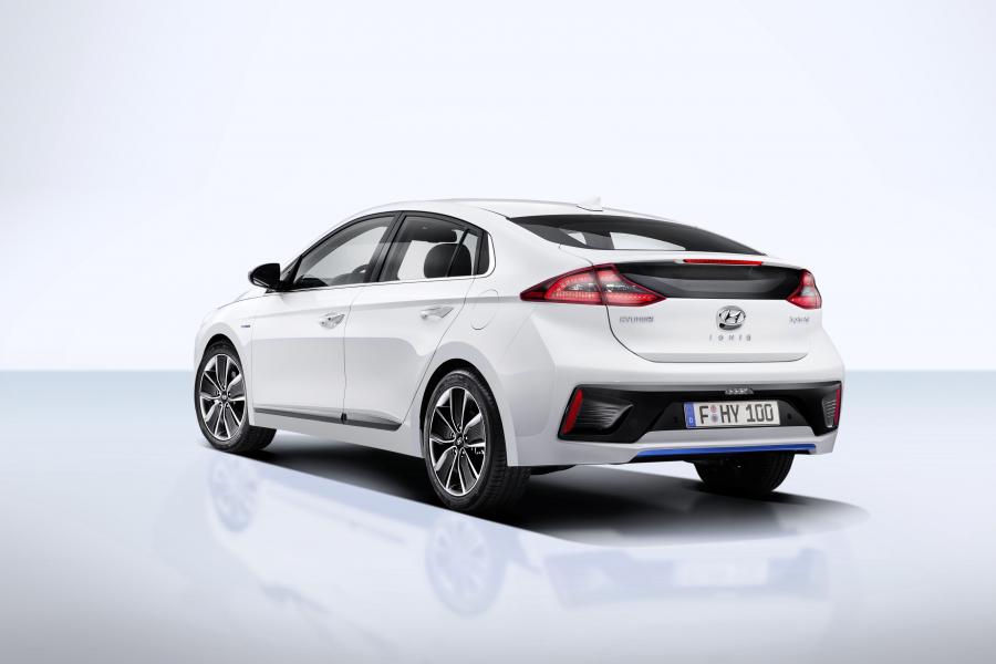  Hyundai IONIQ hybrid (AE) 2016 года  (WW) (фото 3 из 38)